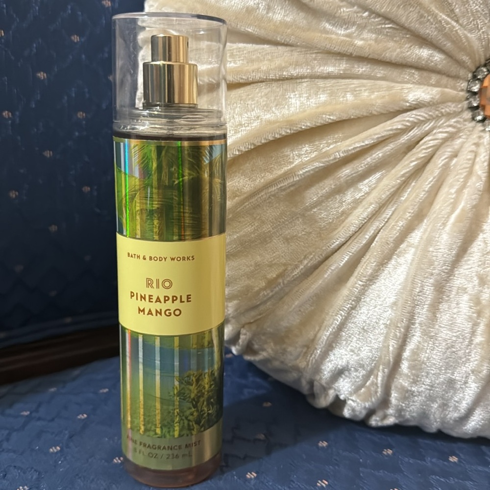 BATH & BODY WORKS SET. . . RIO PINEAPPLE MANGO SCENT - Picture 3 of 6